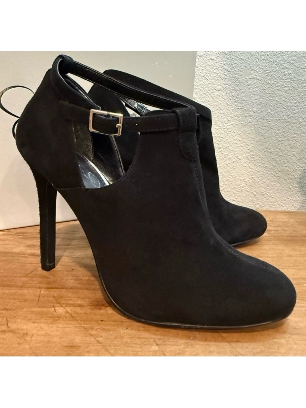Jessica Simpson Seleena Black Suede T-Strap Stiletto Booties Heels 7M EUC
